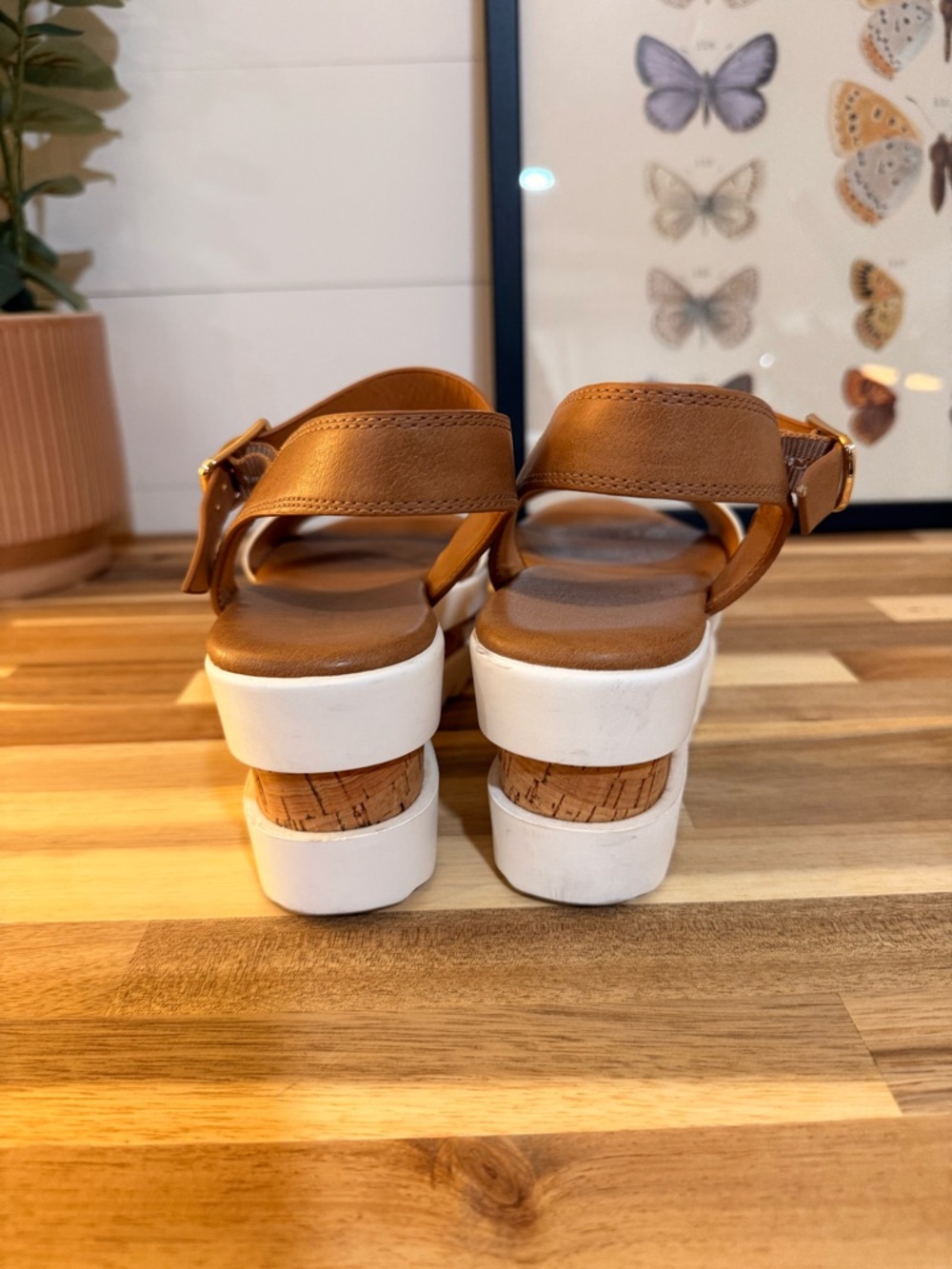 Aldo White and Tan Platform Slingback Sandals - Picture 5 of 6